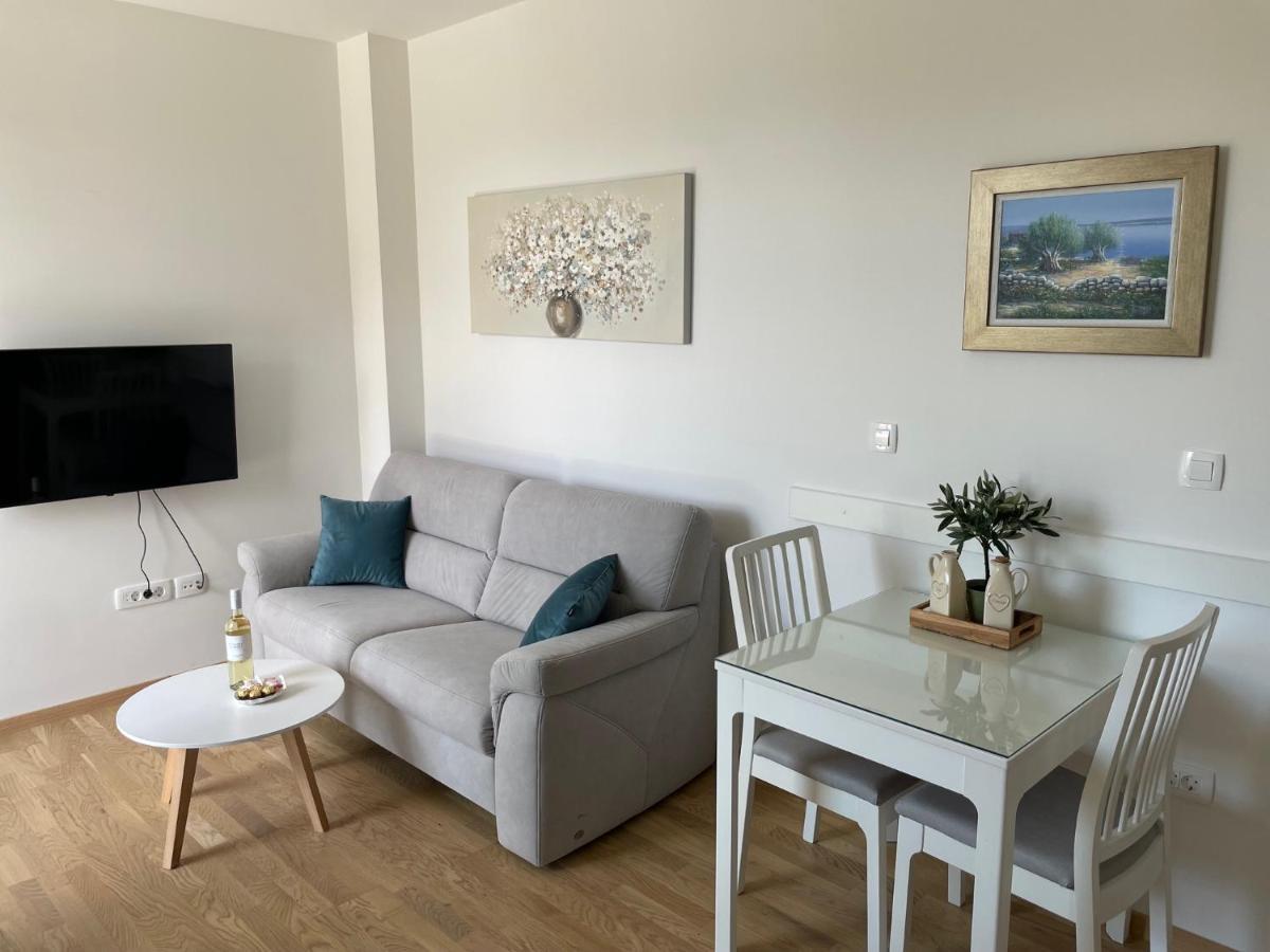 Studio Apartment Maris Podstrana Bagian luar foto