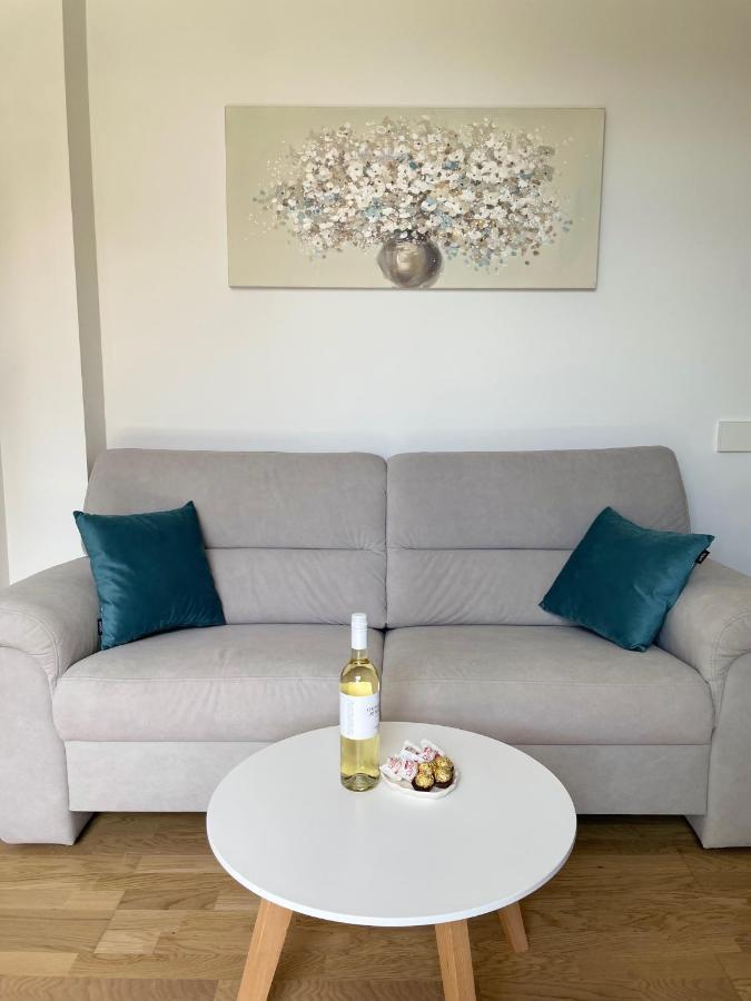 Studio Apartment Maris Podstrana Bagian luar foto