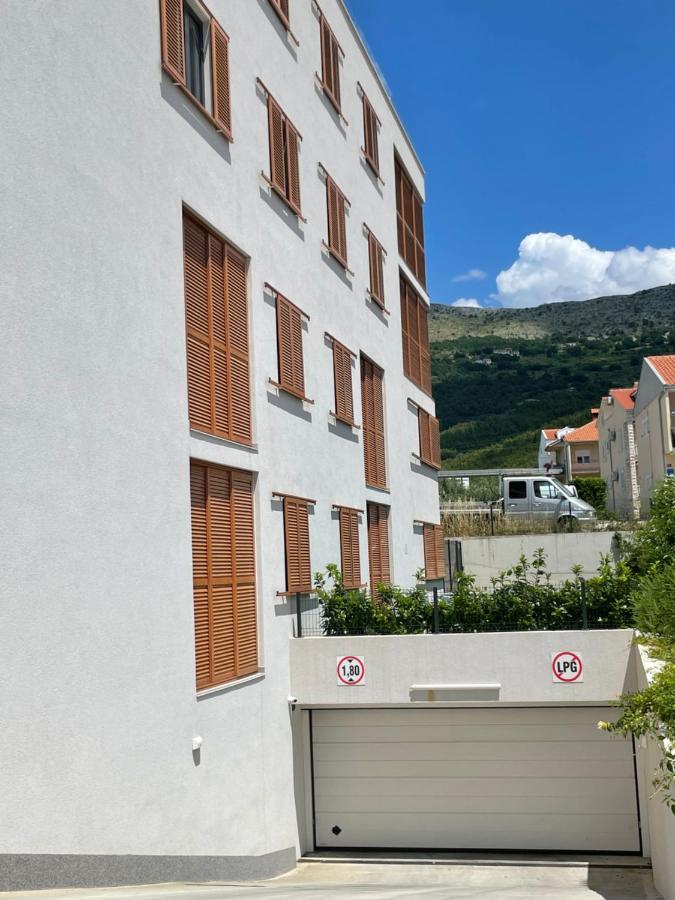 Studio Apartment Maris Podstrana Bagian luar foto