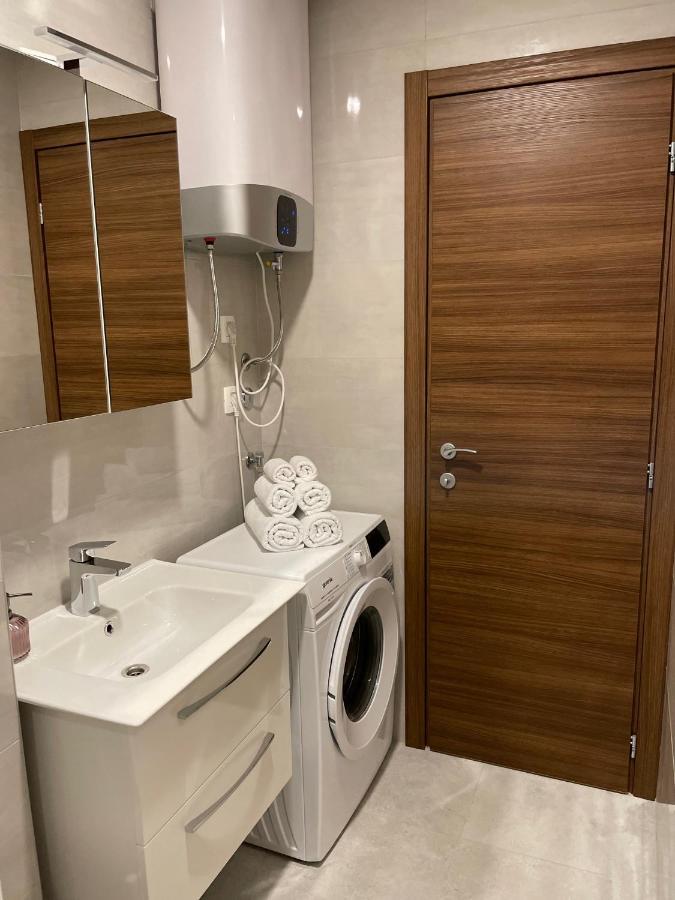 Studio Apartment Maris Podstrana Bagian luar foto