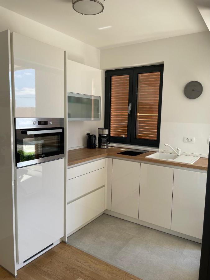 Studio Apartment Maris Podstrana Bagian luar foto